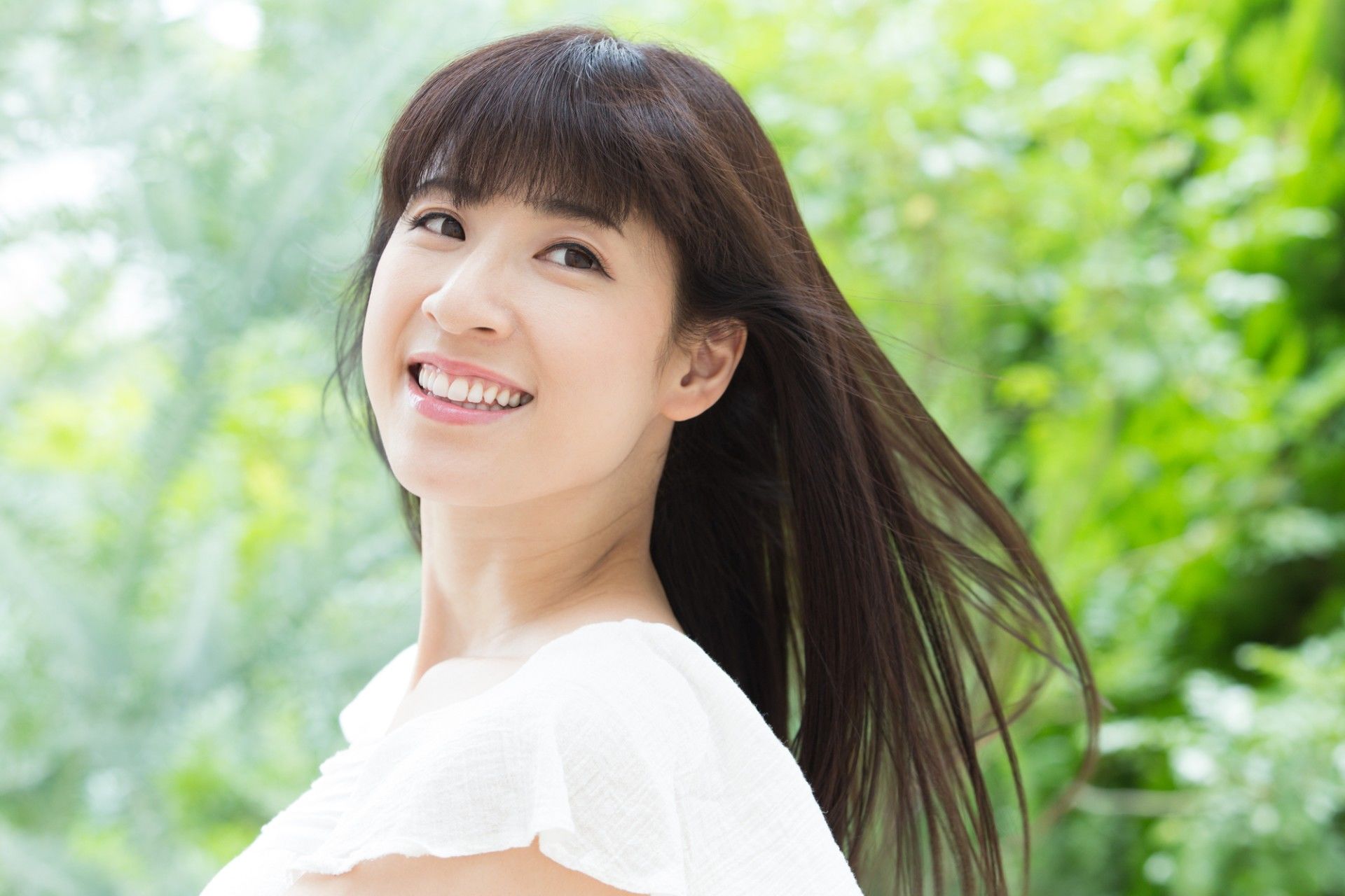 散歩する女性