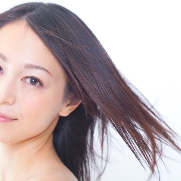 くせ毛でお悩みのお客様にご好評いただいている縮毛矯正メニューがあります